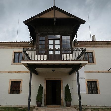 Casa Rural Palacio Conde De Aldana Con Piscina Entre Encinares Y Dehesas Terradillos Εξωτερικό φωτογραφία