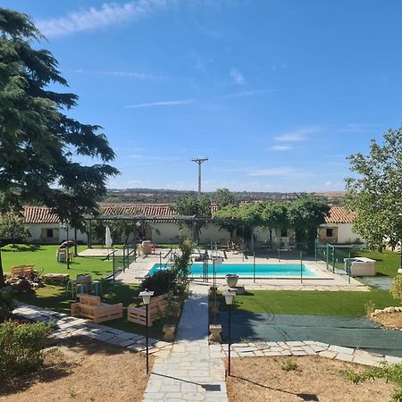 Casa Rural Palacio Conde De Aldana Con Piscina Entre Encinares Y Dehesas Terradillos Εξωτερικό φωτογραφία