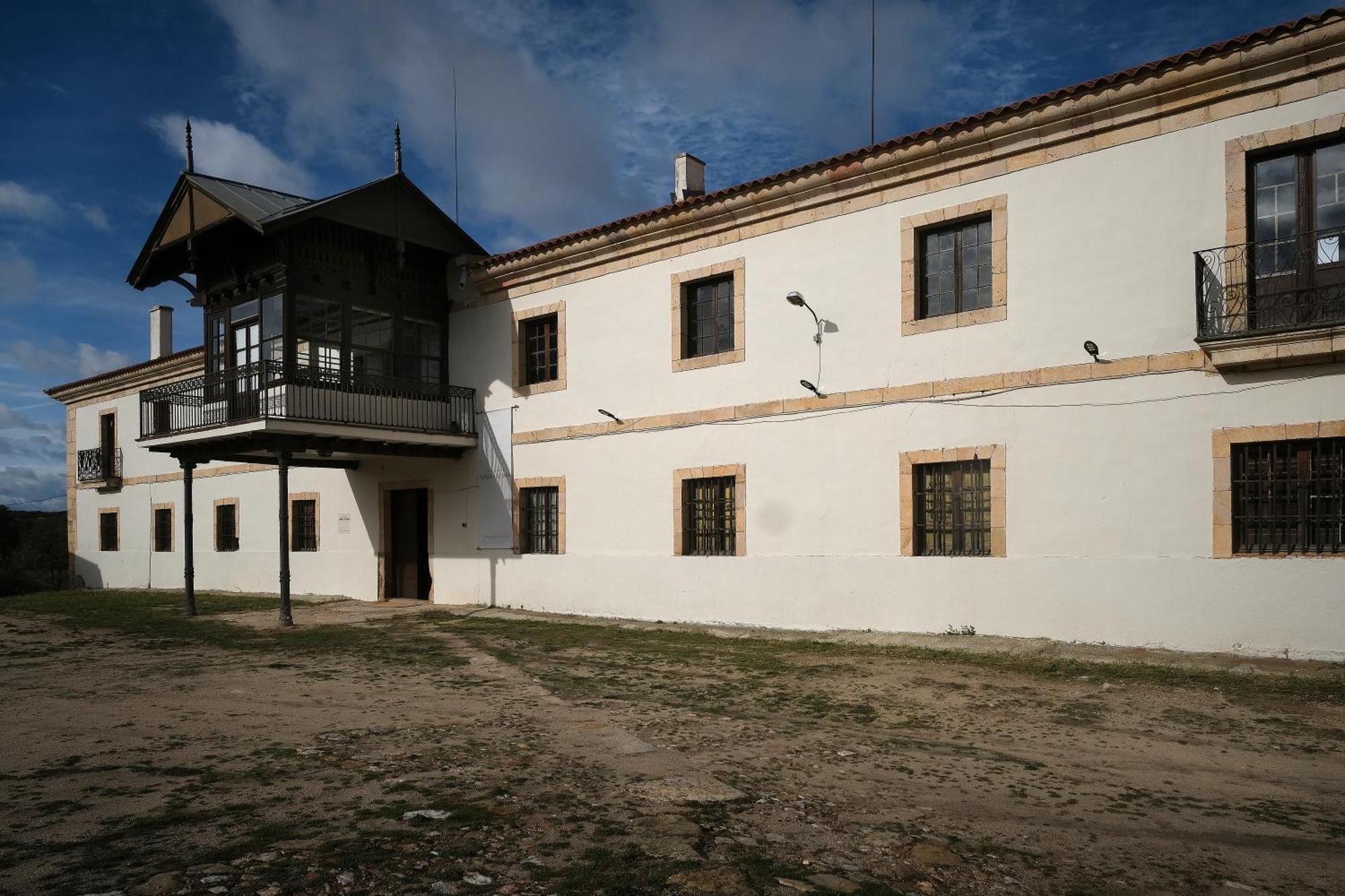 Casa Rural Palacio Conde De Aldana Con Piscina Entre Encinares Y Dehesas Terradillos Εξωτερικό φωτογραφία