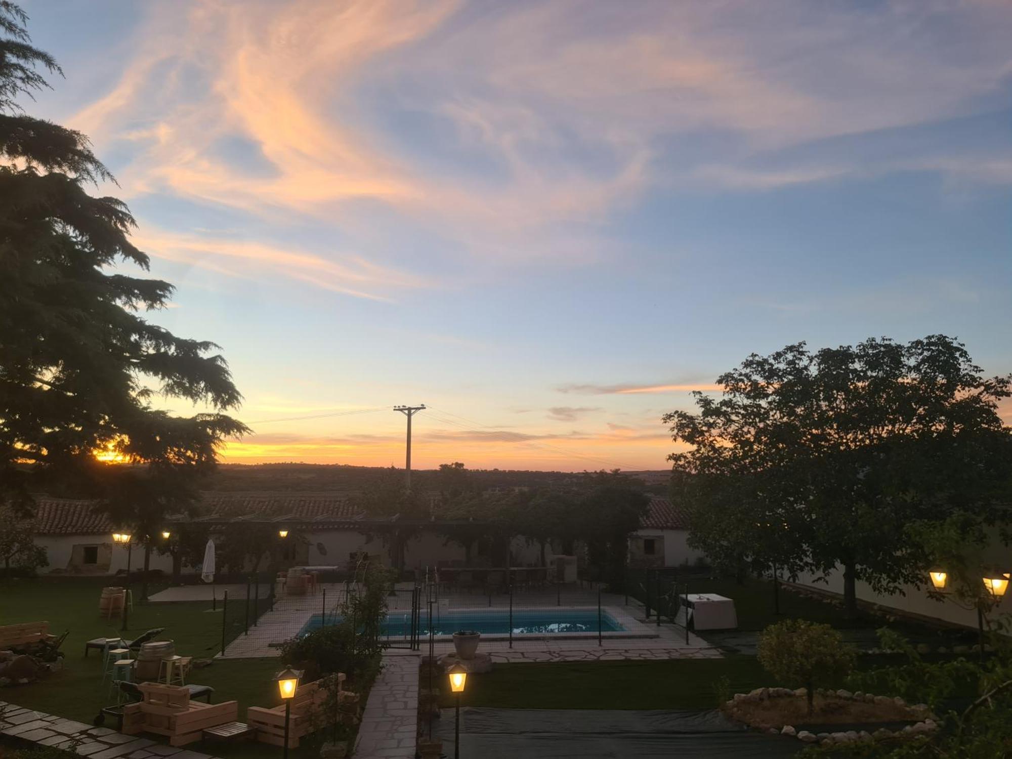 Casa Rural Palacio Conde De Aldana Con Piscina Entre Encinares Y Dehesas Terradillos Εξωτερικό φωτογραφία