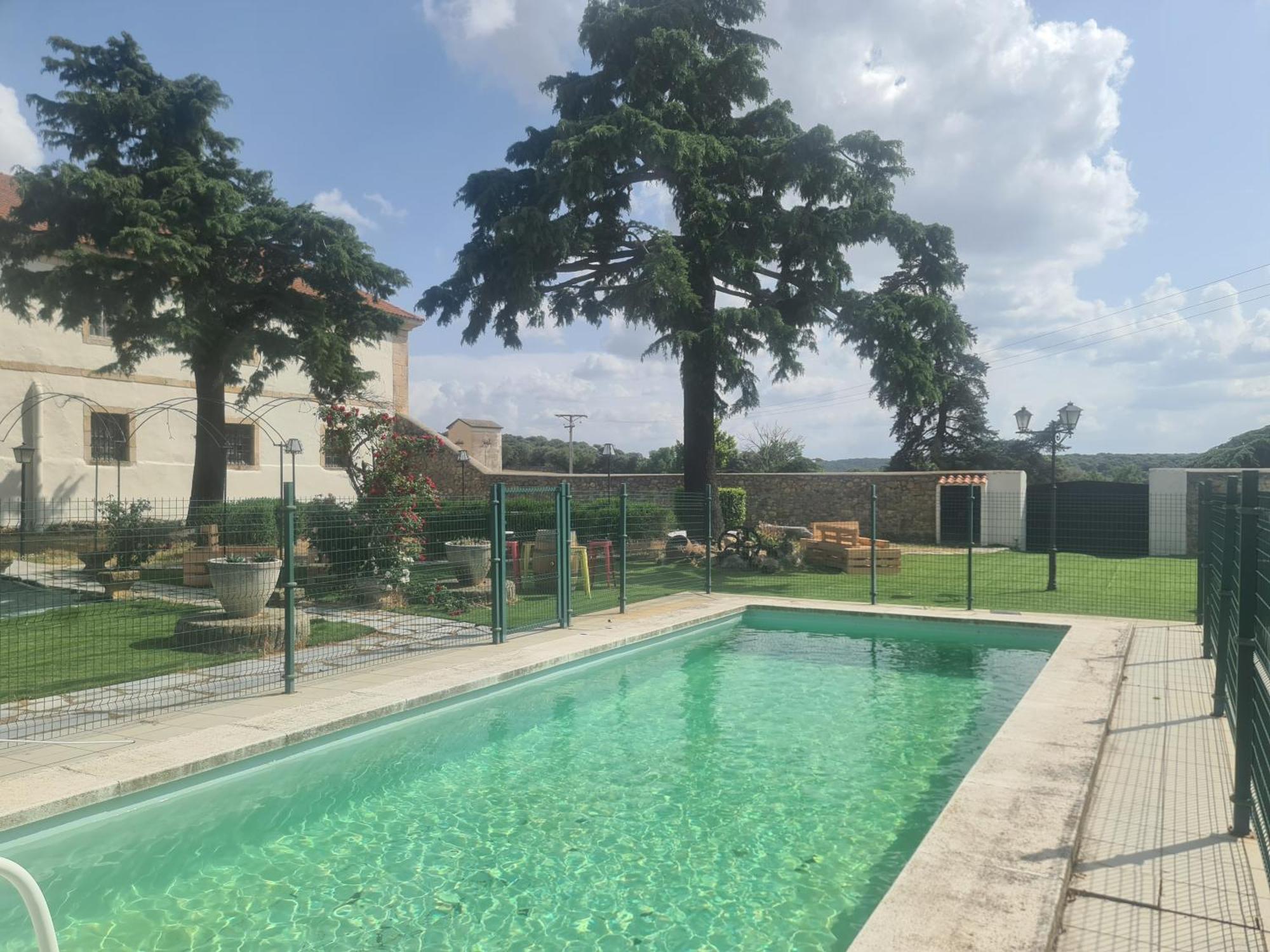 Casa Rural Palacio Conde De Aldana Con Piscina Entre Encinares Y Dehesas Terradillos Εξωτερικό φωτογραφία