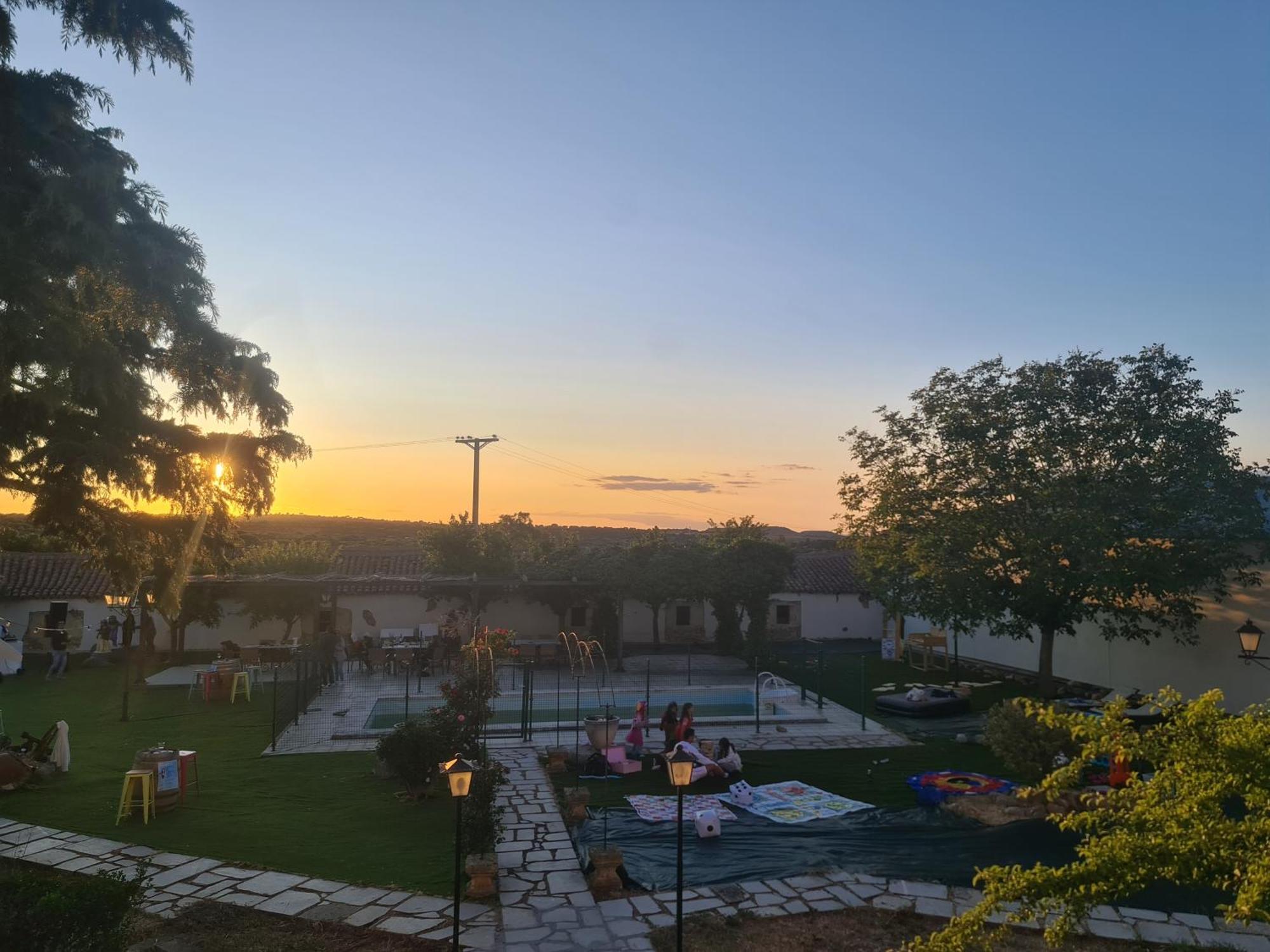 Casa Rural Palacio Conde De Aldana Con Piscina Entre Encinares Y Dehesas Terradillos Εξωτερικό φωτογραφία
