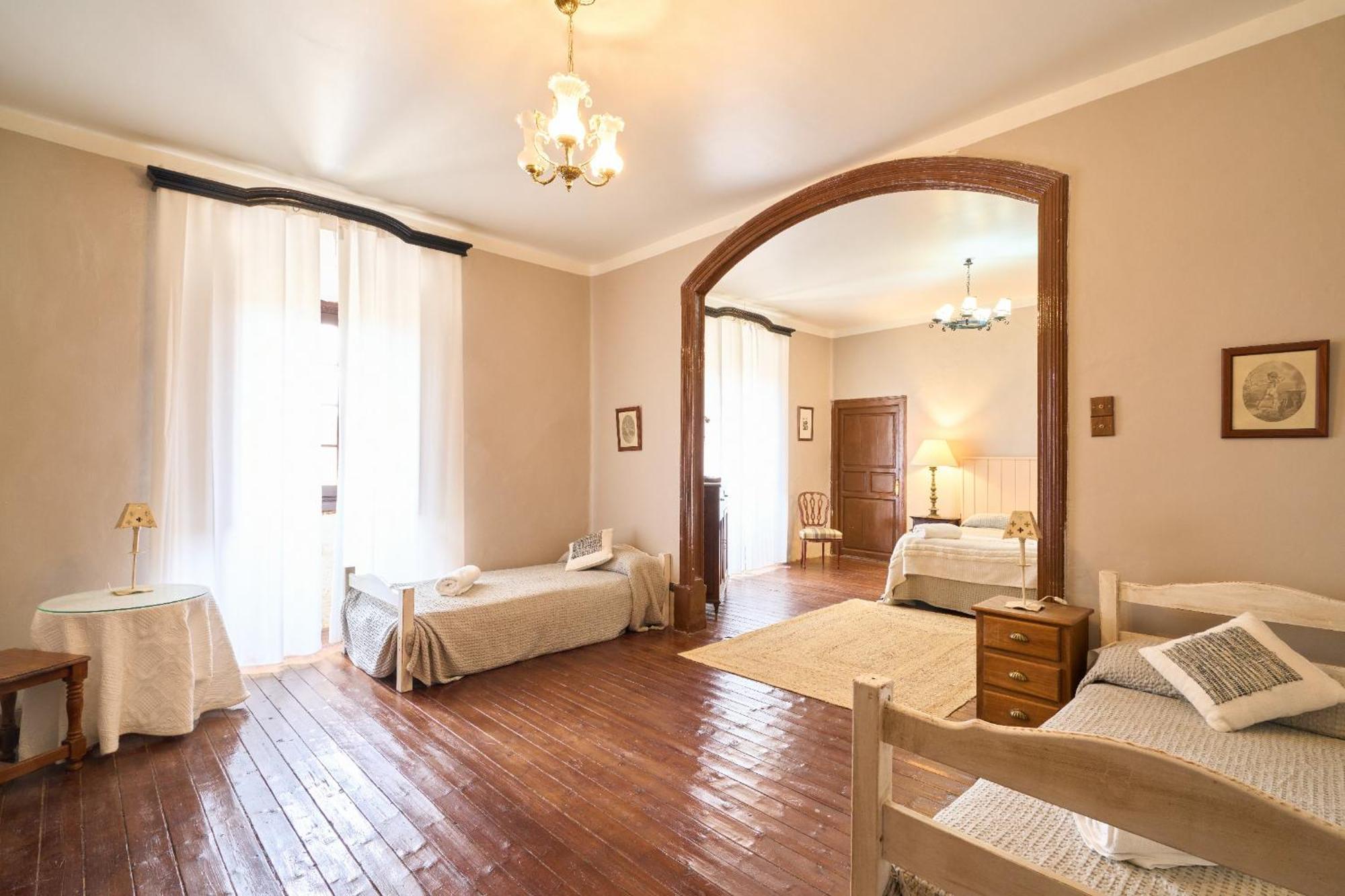 Casa Rural Palacio Conde De Aldana Con Piscina Entre Encinares Y Dehesas Terradillos Εξωτερικό φωτογραφία