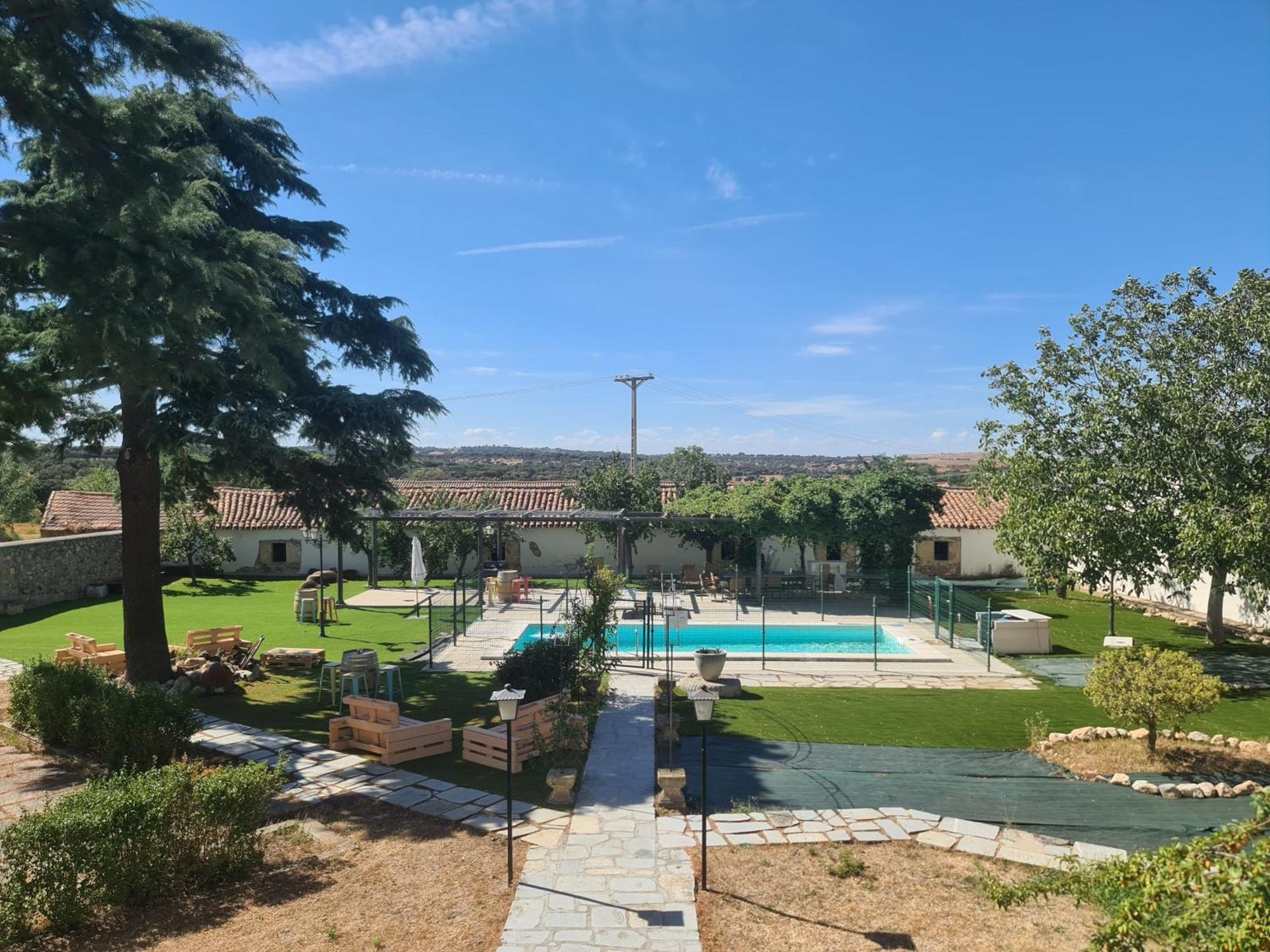 Casa Rural Palacio Conde De Aldana Con Piscina Entre Encinares Y Dehesas Terradillos Εξωτερικό φωτογραφία